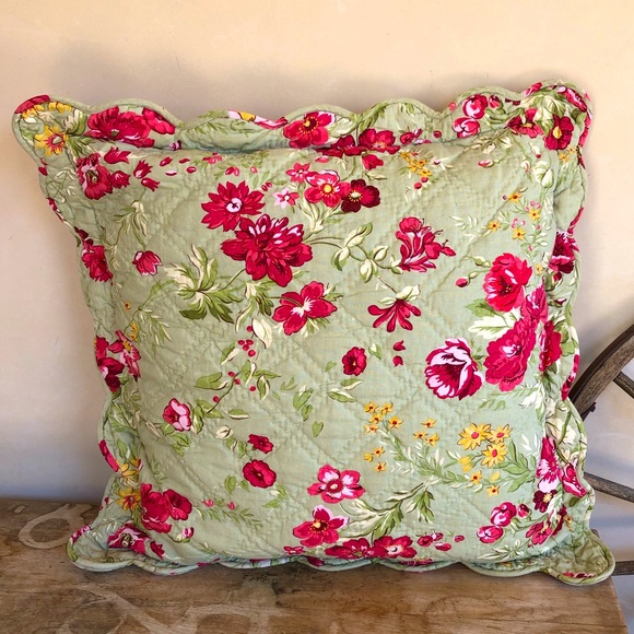 FLORAL PILLOW Quilted Pottery Barn 2Patterns 31”Sq - Picture 10 of 10